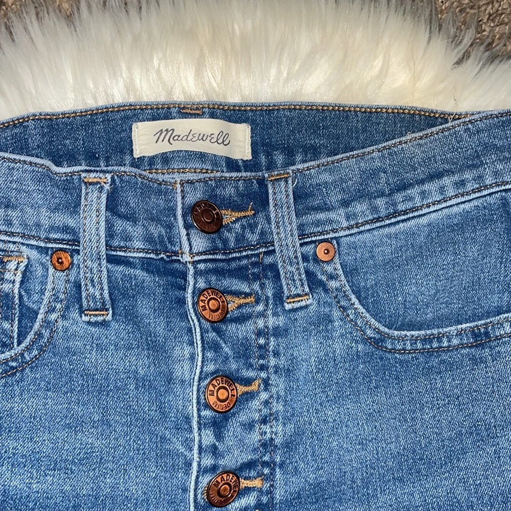 Madewell 10” High-Rise Skinny Button Fly and Ankle Raw Hem Skinny Jeans - Picture 7 of 12